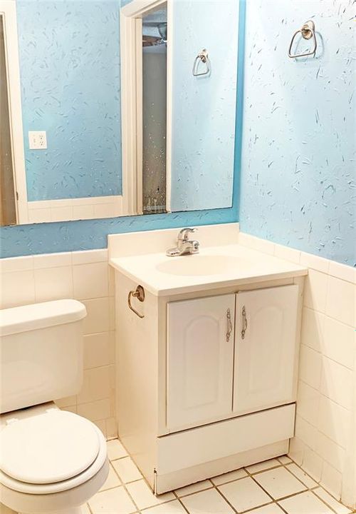 For Rent: $1,350 (2 beds, 1 baths, 768 Square Feet)