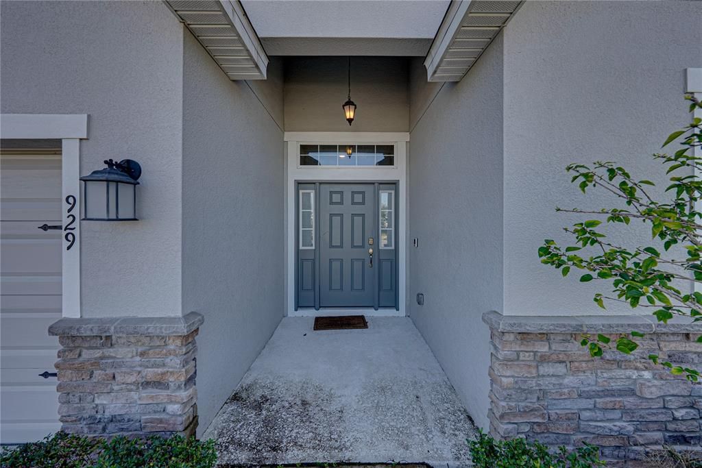 For Sale: $375,000 (4 beds, 2 baths, 2041 Square Feet)