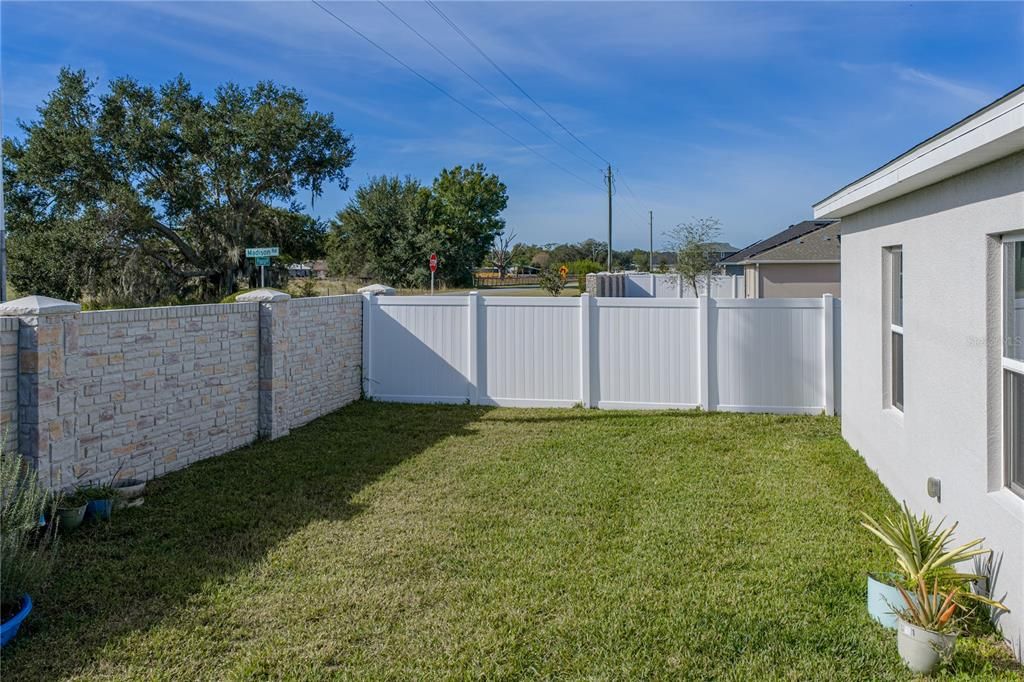 For Sale: $375,000 (4 beds, 2 baths, 2041 Square Feet)