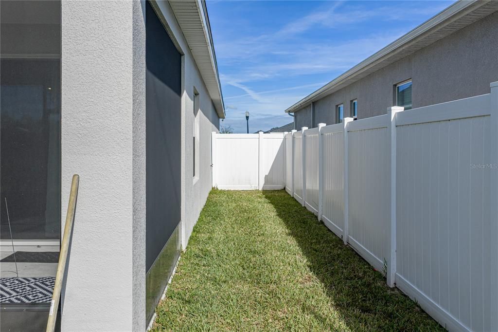 For Sale: $375,000 (4 beds, 2 baths, 2041 Square Feet)