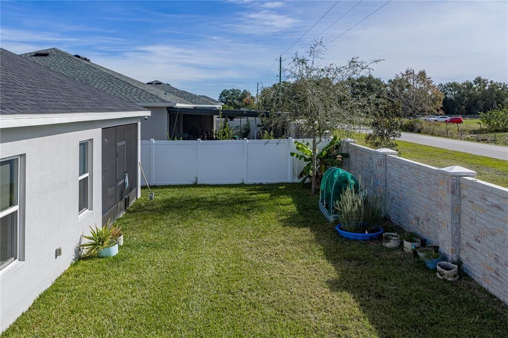 For Sale: $375,000 (4 beds, 2 baths, 2041 Square Feet)