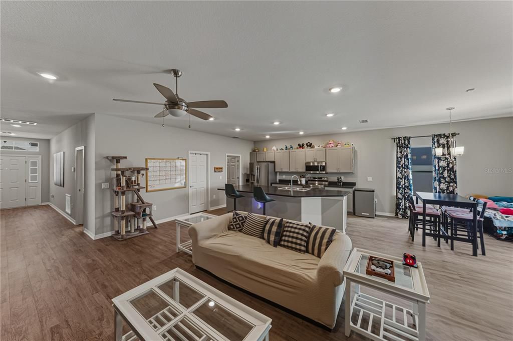 For Sale: $375,000 (4 beds, 2 baths, 2041 Square Feet)