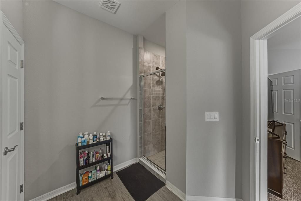 For Sale: $375,000 (4 beds, 2 baths, 2041 Square Feet)