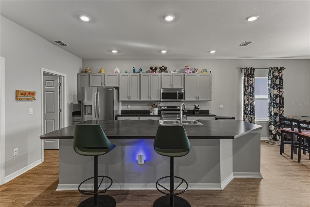 For Sale: $375,000 (4 beds, 2 baths, 2041 Square Feet)