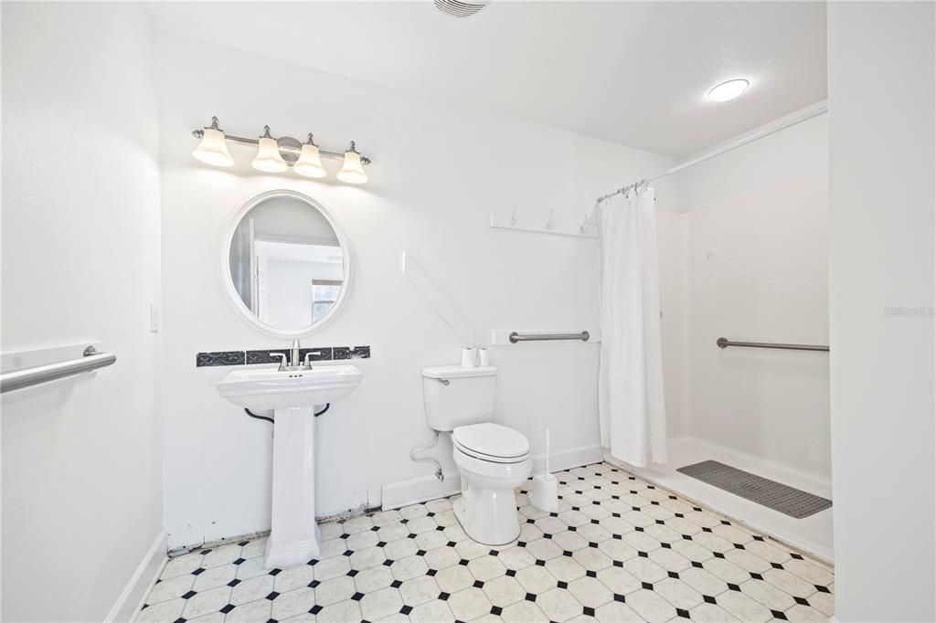 En Venta: $260,000 (2 camas, 2 baños, 1440 Pies cuadrados)