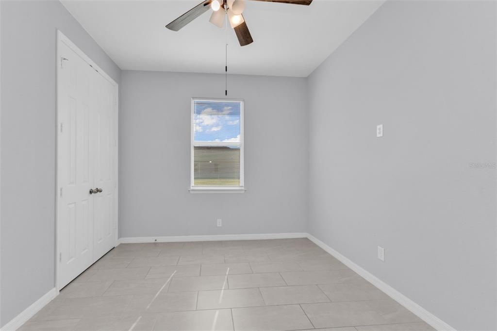 待售: $415,000 (4 贝兹, 2 浴室, 2077 平方英尺)