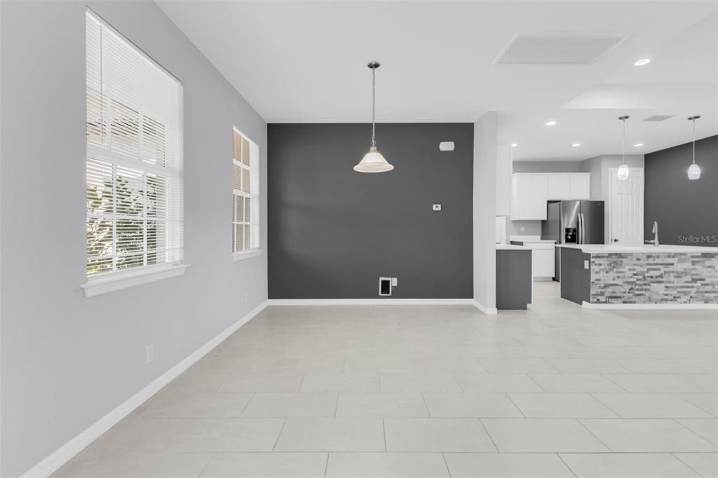 待售: $415,000 (4 贝兹, 2 浴室, 2077 平方英尺)