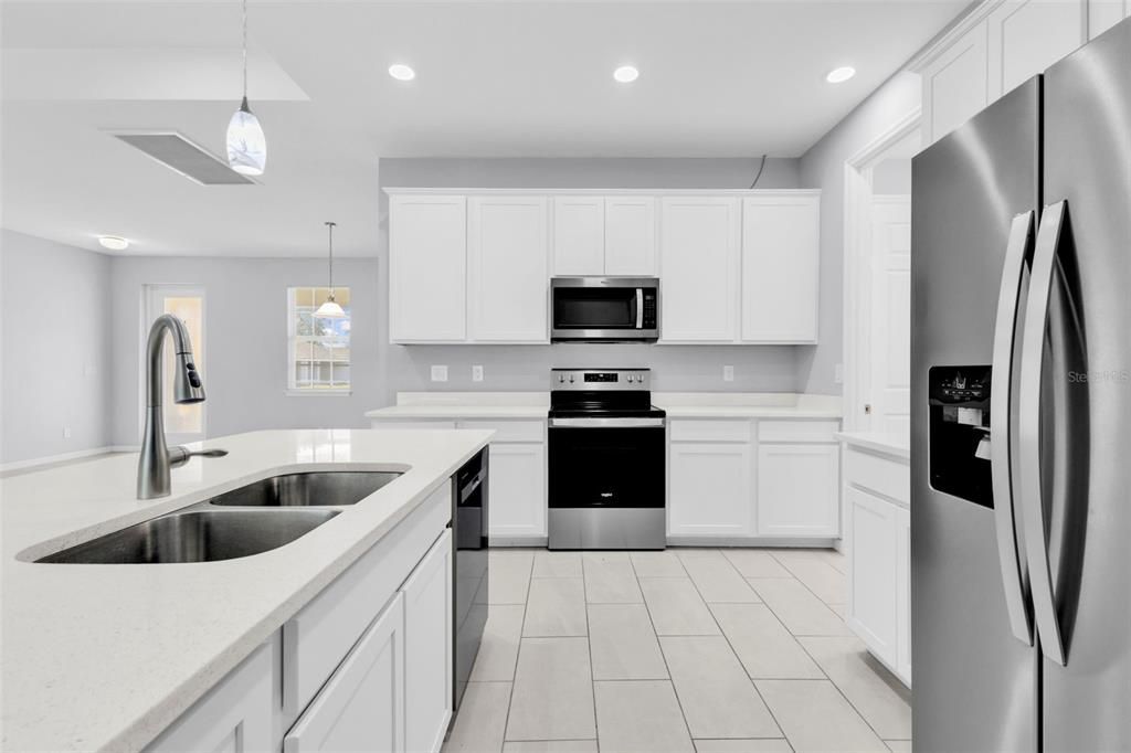 待售: $415,000 (4 贝兹, 2 浴室, 2077 平方英尺)