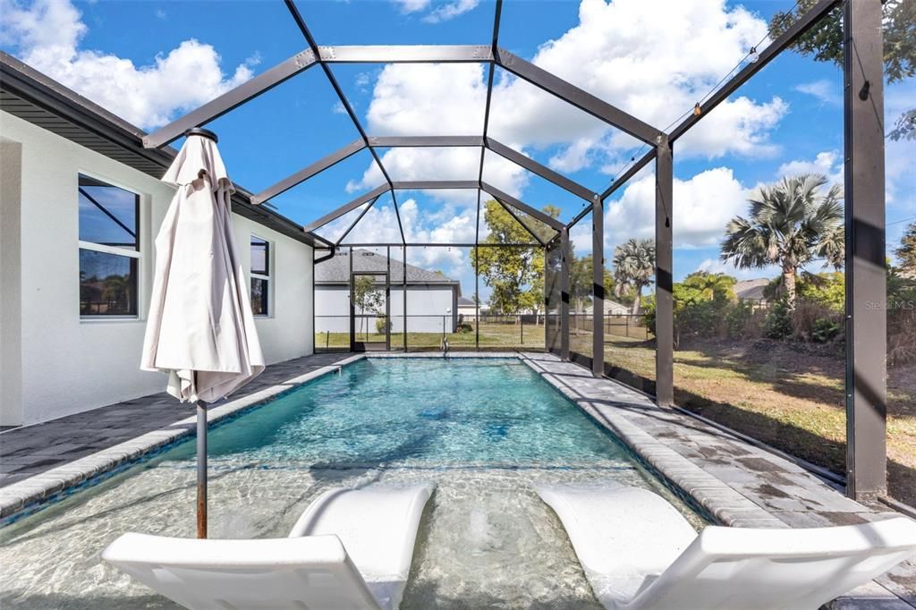 待售: $415,000 (4 贝兹, 2 浴室, 2077 平方英尺)