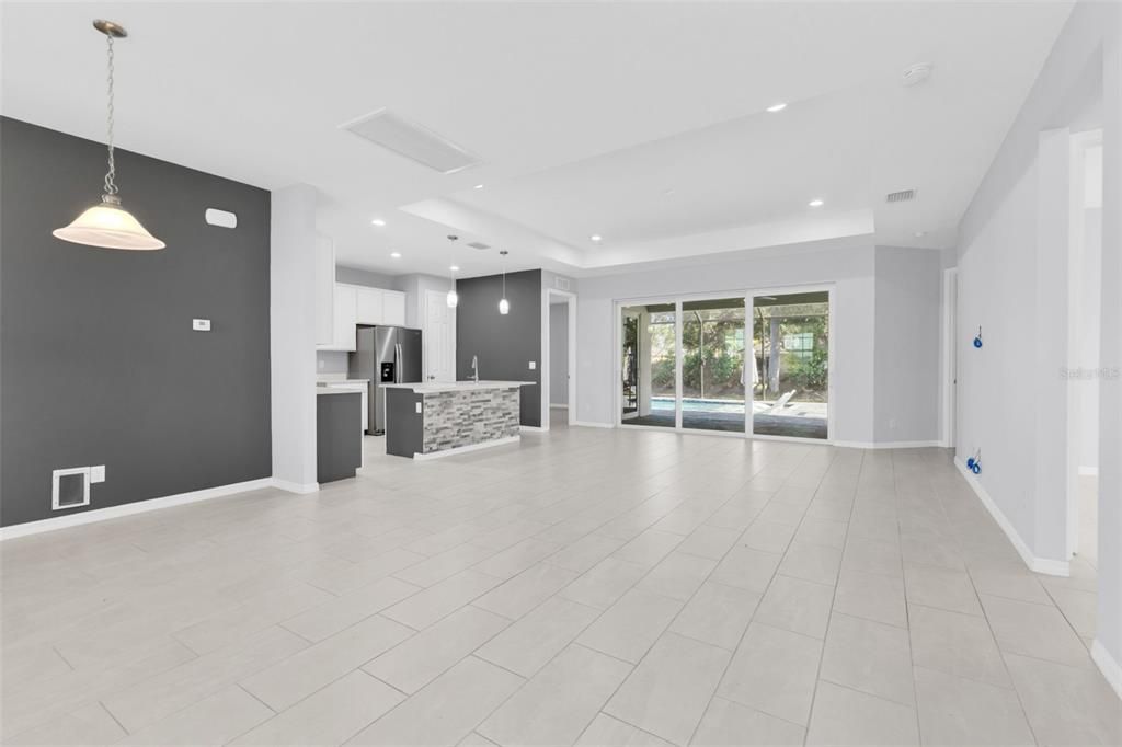 待售: $415,000 (4 贝兹, 2 浴室, 2077 平方英尺)