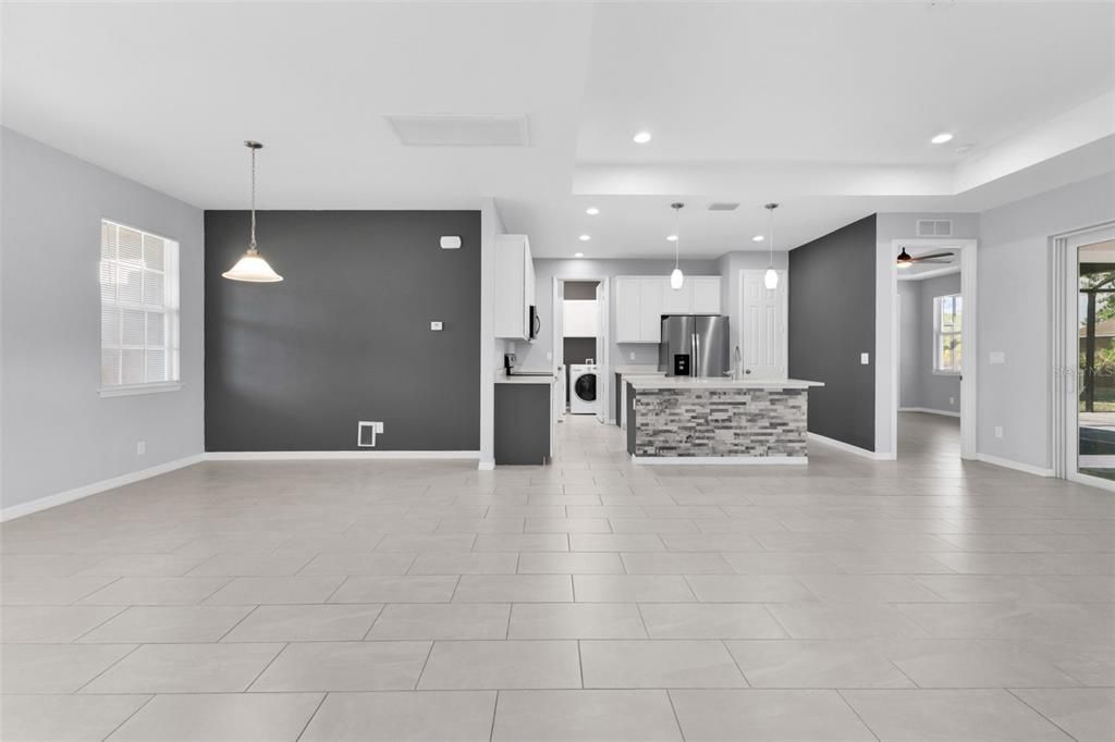 待售: $415,000 (4 贝兹, 2 浴室, 2077 平方英尺)