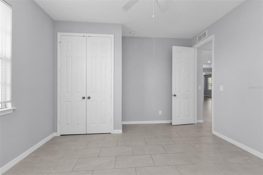 待售: $415,000 (4 贝兹, 2 浴室, 2077 平方英尺)