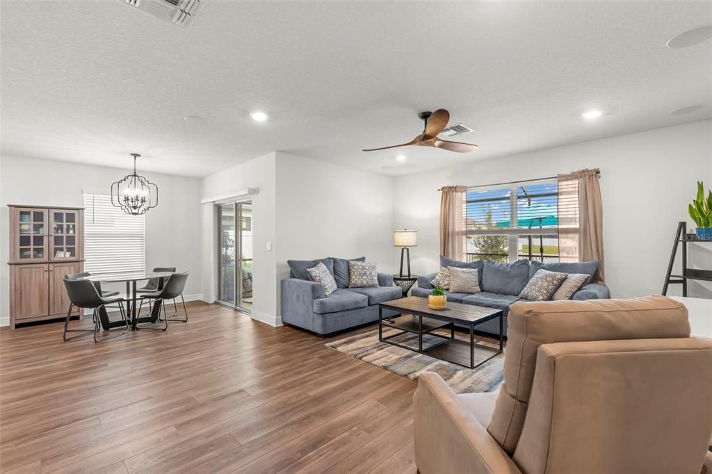 For Rent: $2,475 (4 beds, 2 baths, 1844 Square Feet)