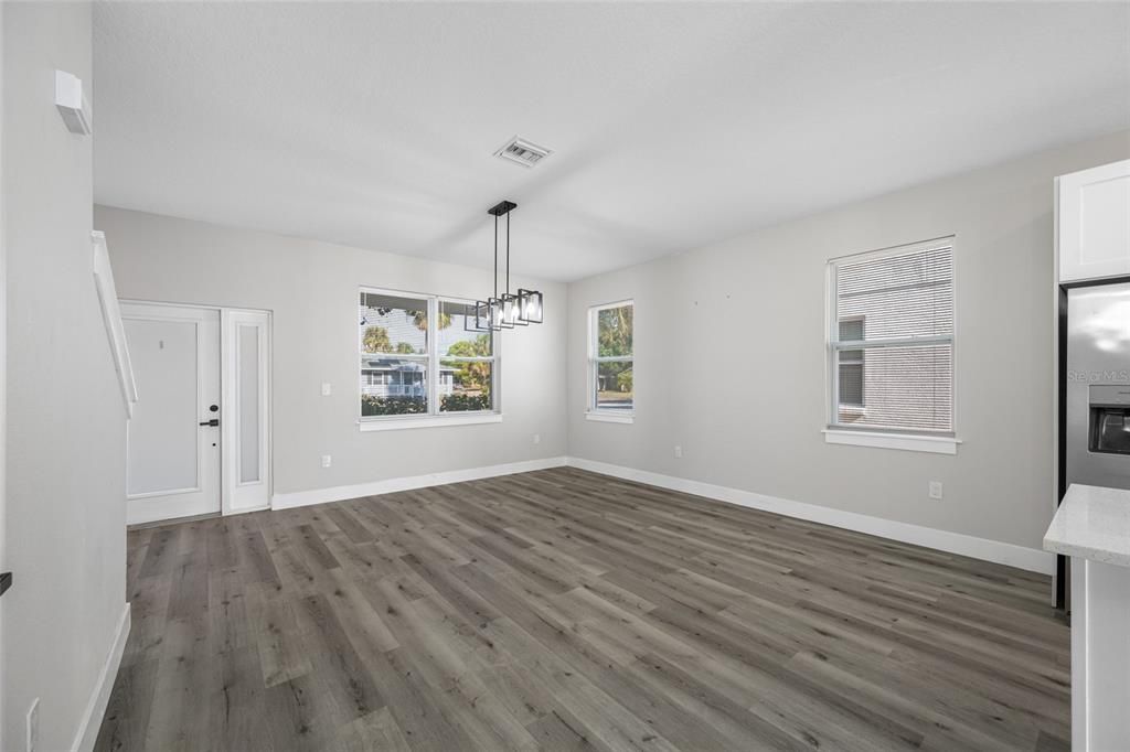 For Rent: $4,500 (3 beds, 2 baths, 2048 Square Feet)