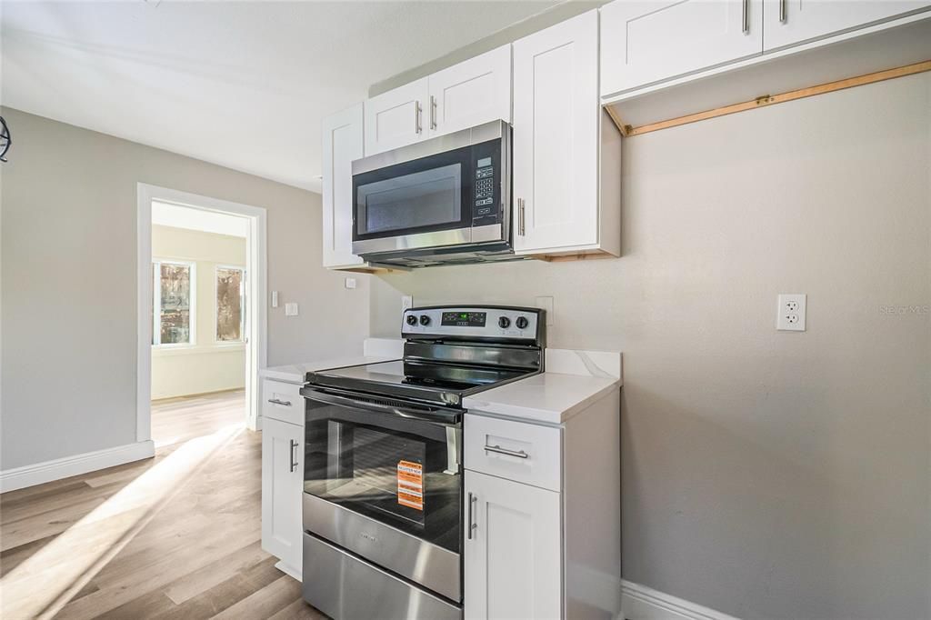 For Sale: $274,500 (3 beds, 1 baths, 920 Square Feet)