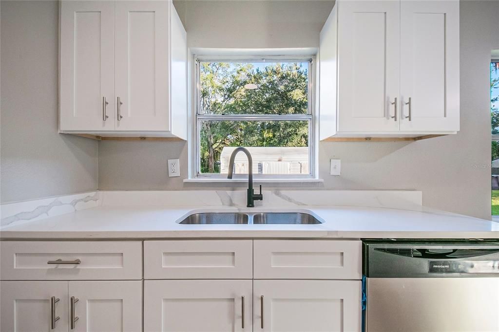 For Sale: $274,500 (3 beds, 1 baths, 920 Square Feet)