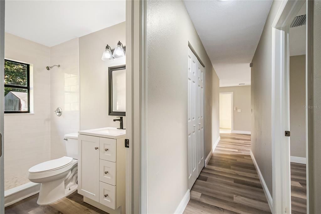 For Sale: $274,500 (3 beds, 1 baths, 920 Square Feet)