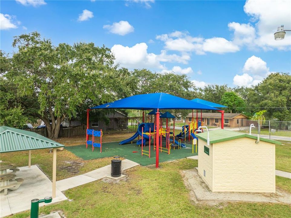 For Sale: $274,500 (3 beds, 1 baths, 920 Square Feet)