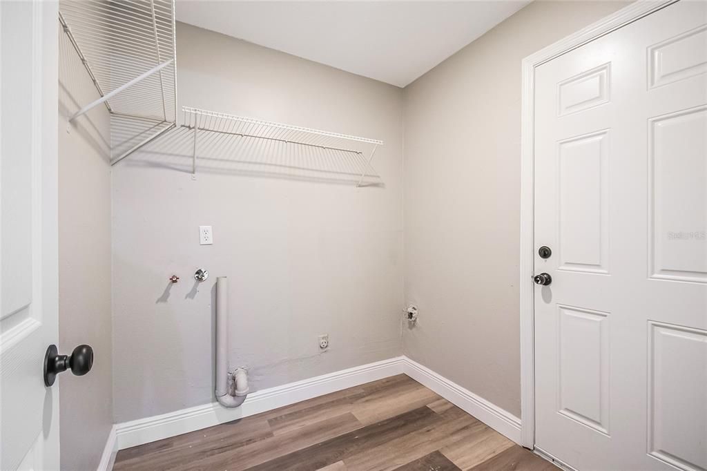 For Sale: $274,500 (3 beds, 1 baths, 920 Square Feet)