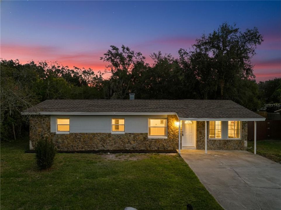 For Sale: $274,500 (3 beds, 1 baths, 920 Square Feet)