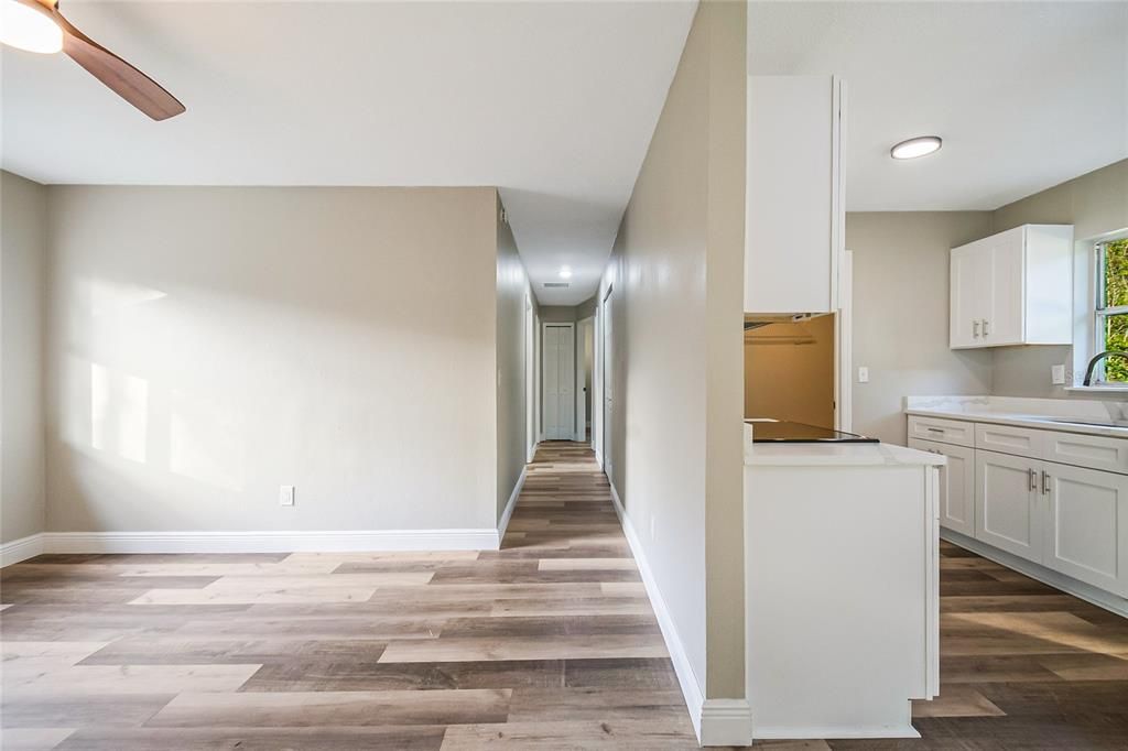 For Sale: $274,500 (3 beds, 1 baths, 920 Square Feet)