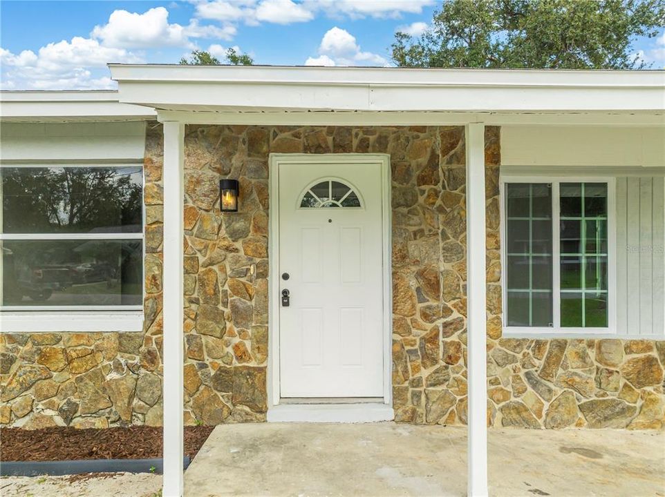 For Sale: $274,500 (3 beds, 1 baths, 920 Square Feet)