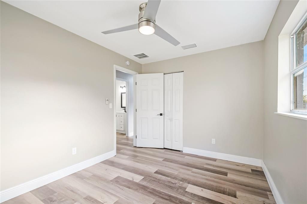 For Sale: $274,500 (3 beds, 1 baths, 920 Square Feet)