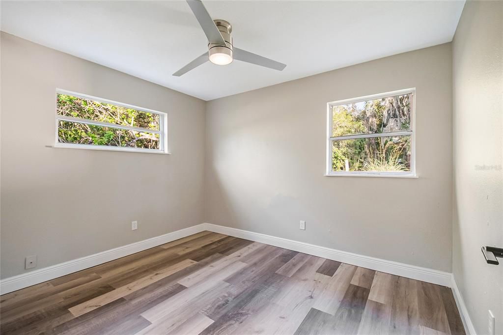 For Sale: $274,500 (3 beds, 1 baths, 920 Square Feet)