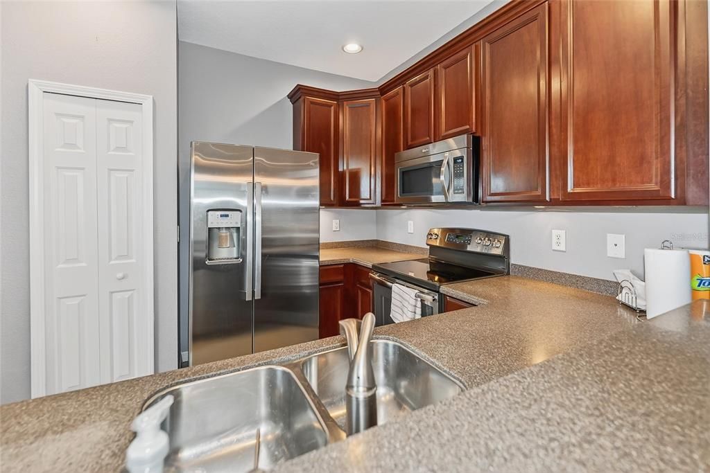 For Rent: $1,750 (2 beds, 2 baths, 1036 Square Feet)