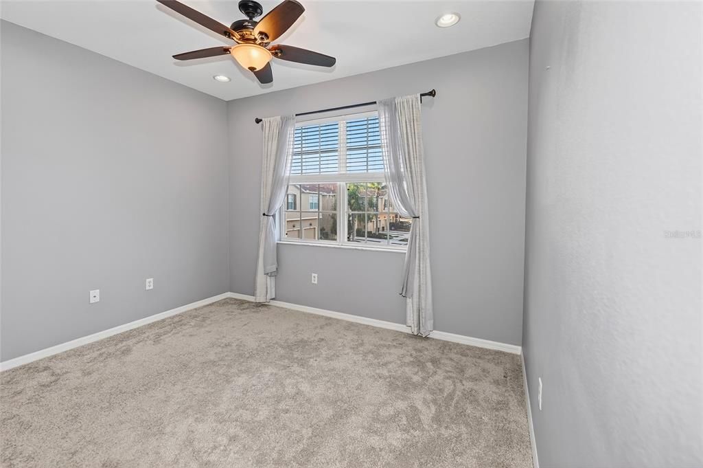 For Rent: $1,750 (2 beds, 2 baths, 1036 Square Feet)