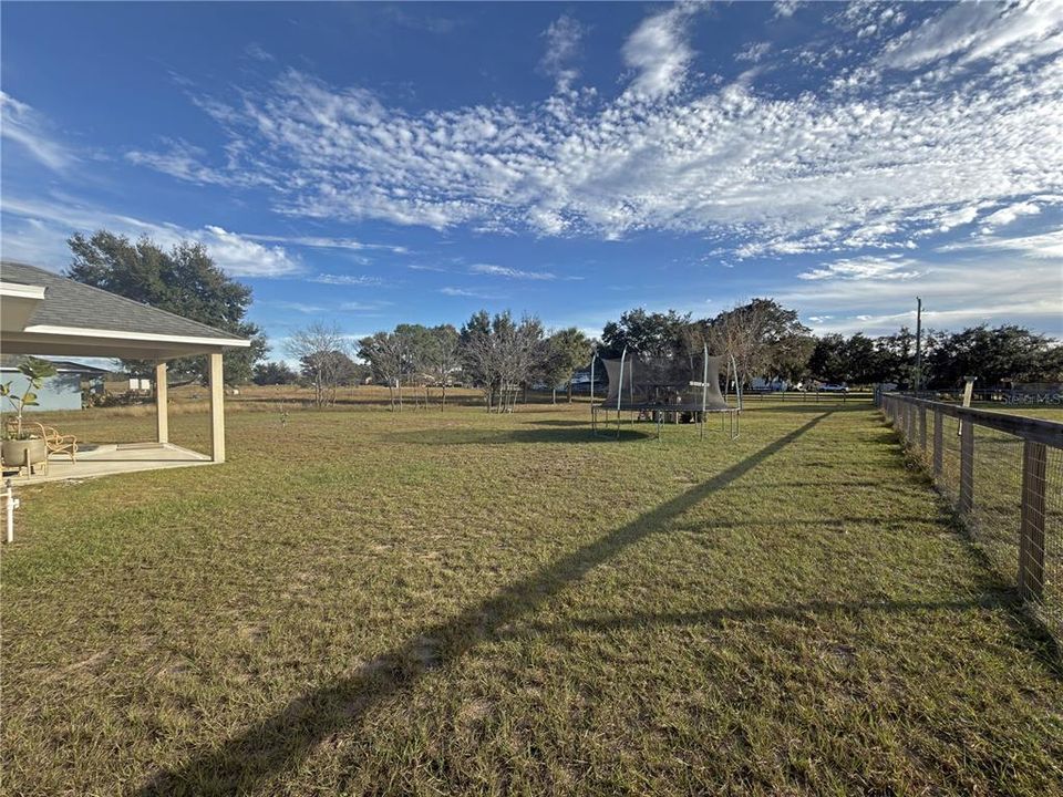 En Venta: $407,500 (4 camas, 2 baños, 1556 Pies cuadrados)