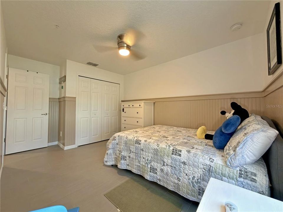 En Venta: $407,500 (4 camas, 2 baños, 1556 Pies cuadrados)