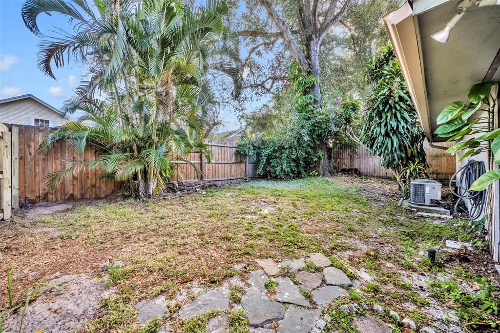 На продажу: $279,900 (3 спален, 2 ванн, 1054 Квадратных фут)