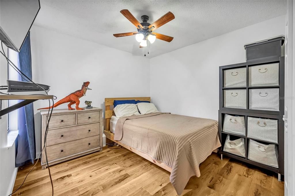 На продажу: $279,900 (3 спален, 2 ванн, 1054 Квадратных фут)