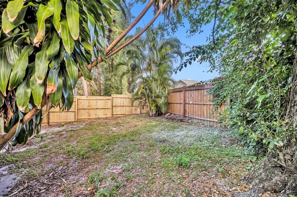 На продажу: $279,900 (3 спален, 2 ванн, 1054 Квадратных фут)