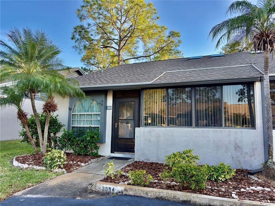 待售: $275,500 (2 贝兹, 2 浴室, 1132 平方英尺)