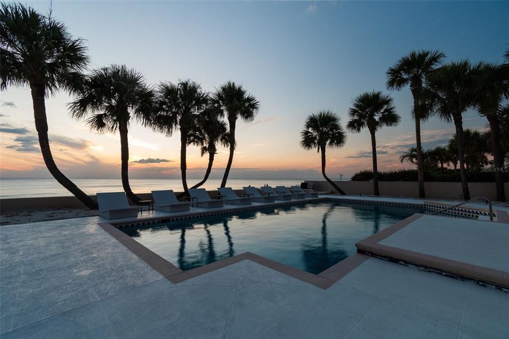 待售: $9,000,000 (6 贝兹, 5 浴室, 6958 平方英尺)