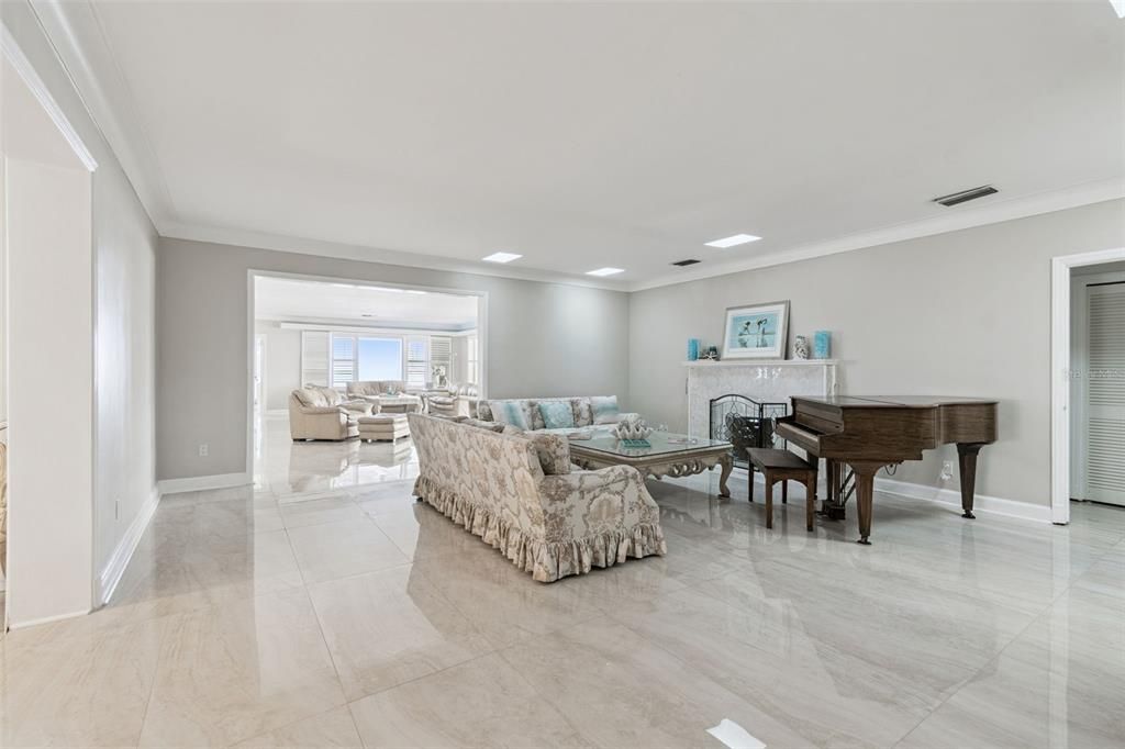 待售: $9,000,000 (6 贝兹, 5 浴室, 6958 平方英尺)