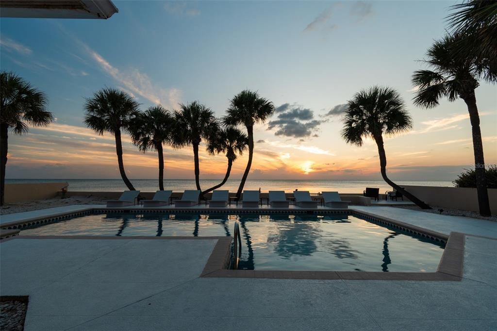 待售: $9,000,000 (6 贝兹, 5 浴室, 6958 平方英尺)