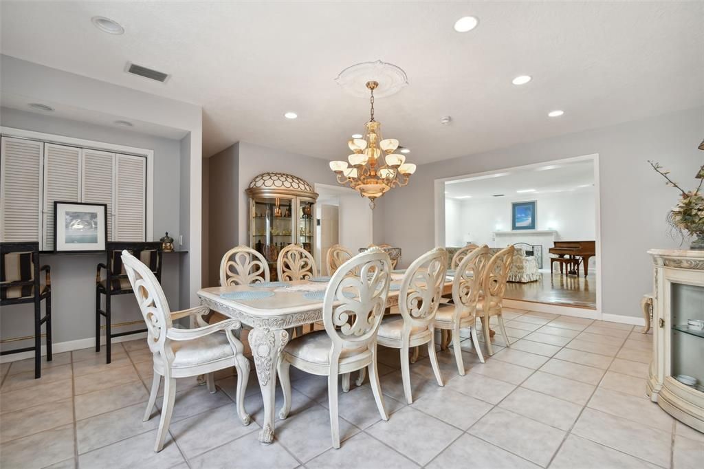 待售: $9,000,000 (6 贝兹, 5 浴室, 6958 平方英尺)