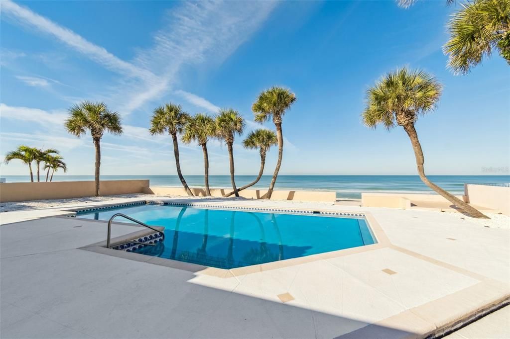 待售: $9,000,000 (6 贝兹, 5 浴室, 6958 平方英尺)