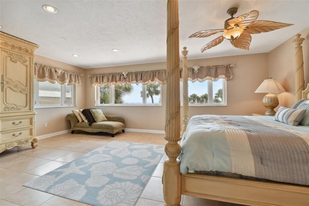 待售: $9,000,000 (6 贝兹, 5 浴室, 6958 平方英尺)