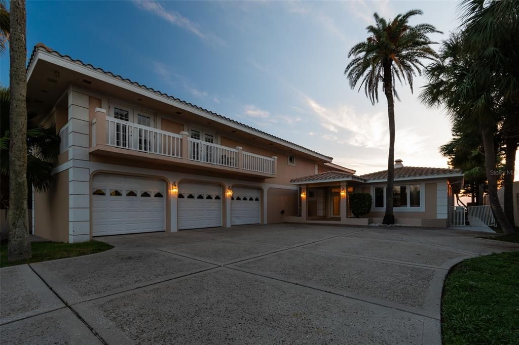 待售: $9,000,000 (6 贝兹, 5 浴室, 6958 平方英尺)