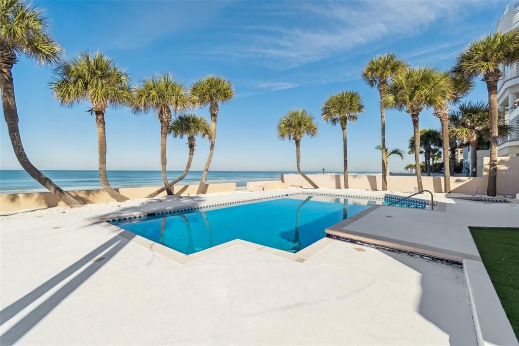 待售: $9,000,000 (6 贝兹, 5 浴室, 6958 平方英尺)