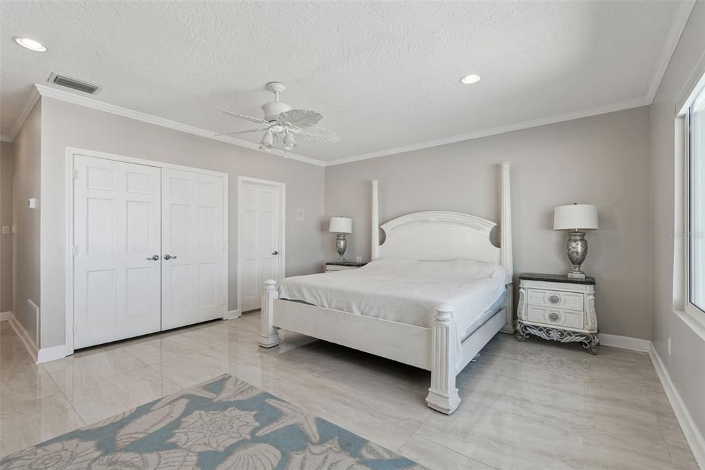 待售: $9,000,000 (6 贝兹, 5 浴室, 6958 平方英尺)