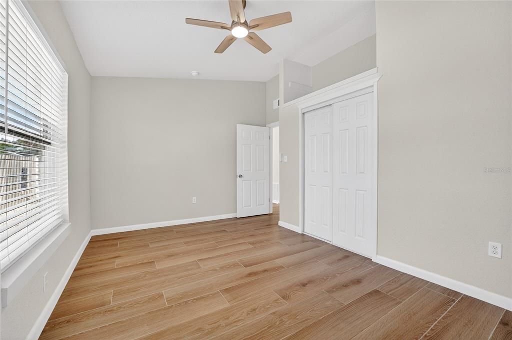 For Sale: $399,900 (2 beds, 1 baths, 974 Square Feet)