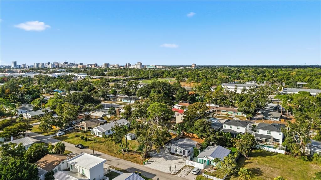 For Sale: $399,900 (2 beds, 1 baths, 974 Square Feet)