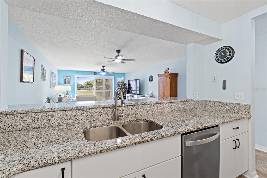 待售: $344,900 (2 贝兹, 2 浴室, 1400 平方英尺)