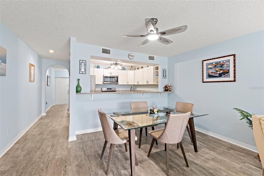 待售: $344,900 (2 贝兹, 2 浴室, 1400 平方英尺)