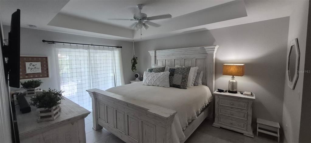 For Sale: $549,999 (4 beds, 2 baths, 1718 Square Feet)